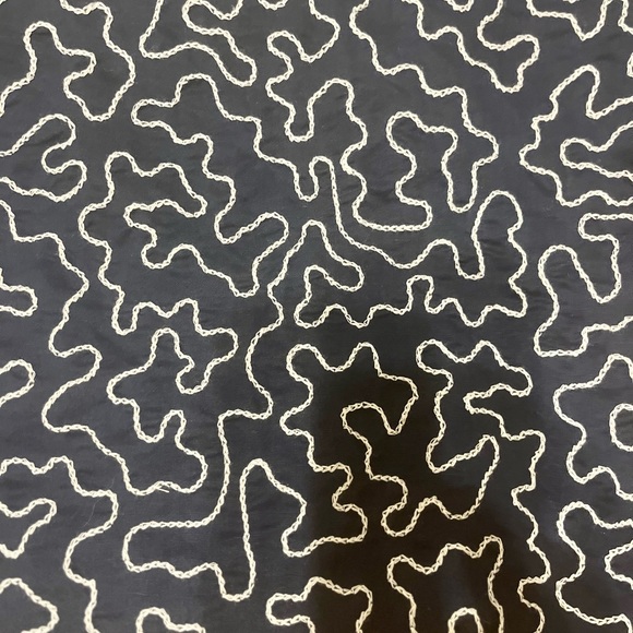 Gorman summer top. Linen/Cotton blend. Flattering shape. Barely worn. - Picture 2 of 4